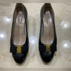 Ferragamo Vara Pumps
